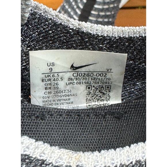 Nike React Phantom Run Flyknit2 - Women's Size 9 - Oreo Black White CJ0820-002 - Picture 9 of 10
